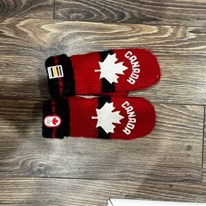 Canada Red Mittens with Maple Leaf